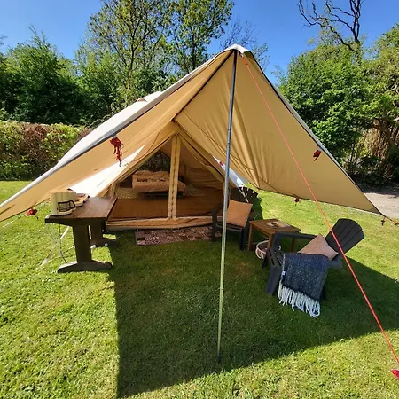 Sfeervolle Tipi Tent Dicht Bij De Kust.