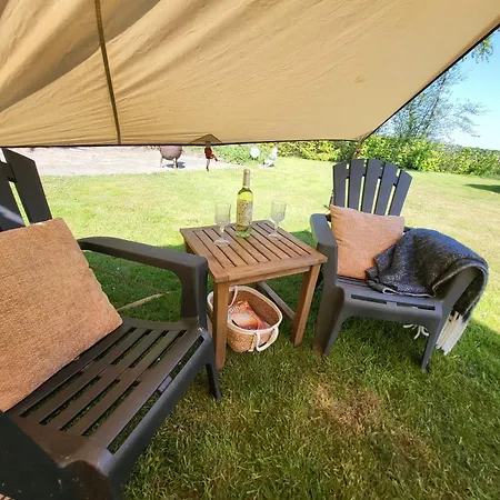 Sfeervolle Tipi Tent Dicht Bij De Kust. Luxury tent *