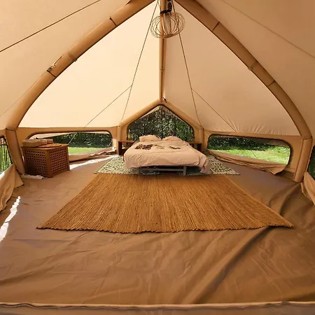 Luxury tent Sfeervolle Tipi Tent Dicht Bij De Kust. *